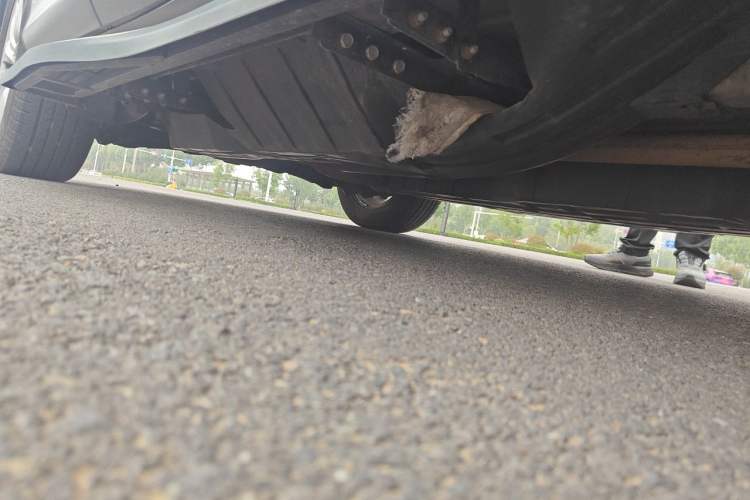 Used Honda CR-V 2016 2.0L two-wheel drive Urban Edition Chassis Front Right