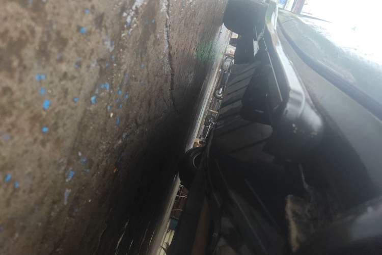 Used Honda CR-V 2016 2.0L two-wheel drive Urban Edition Chassis Front Right