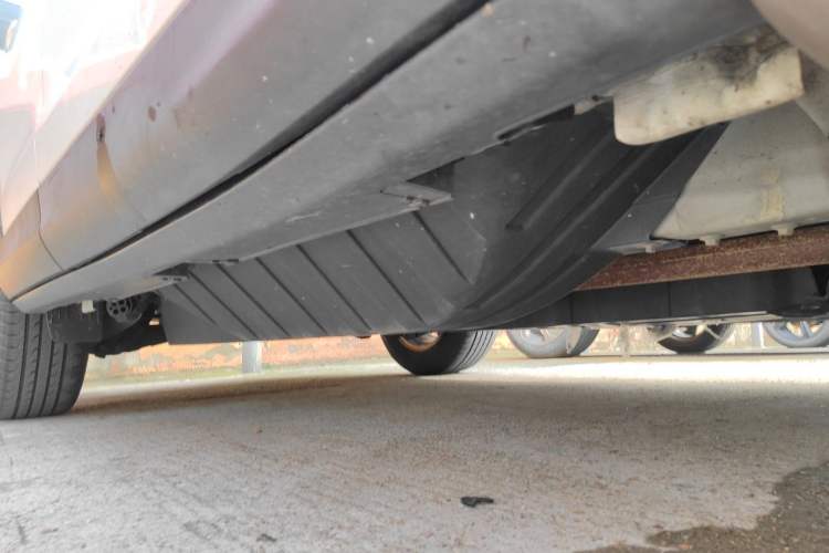 Used Honda CR-V 2016 2.0L two-wheel drive Urban Edition Chassis Front Right