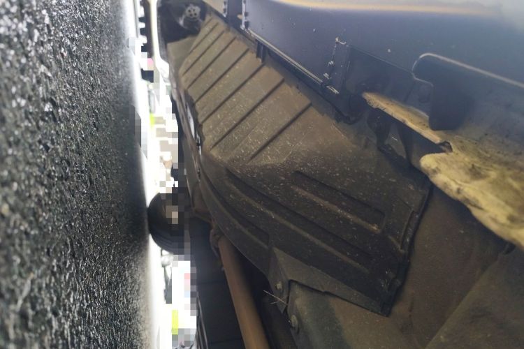 Used Honda CR-V 2016 2.0L two-wheel drive Urban Edition Chassis Front Right