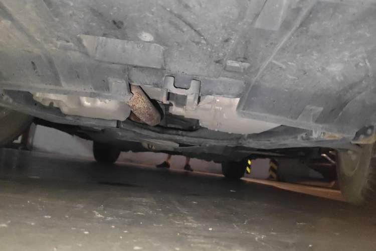 Used Honda CR-V 2016 2.0L two-wheel drive Urban Edition Chassis Front