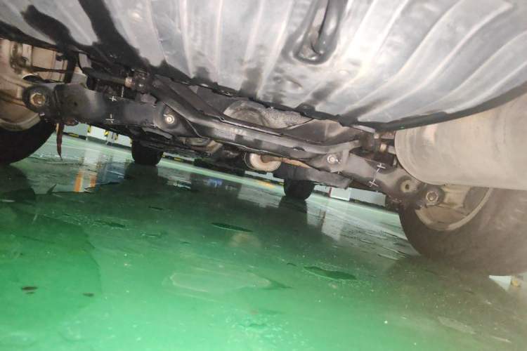 Used Honda CR-V 2016 2.0L two-wheel drive Urban Edition Chassis Rear