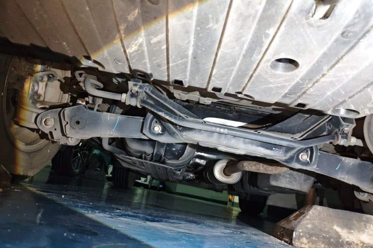 Used Honda CR-V 2016 2.0L two-wheel drive Urban Edition Chassis Rear