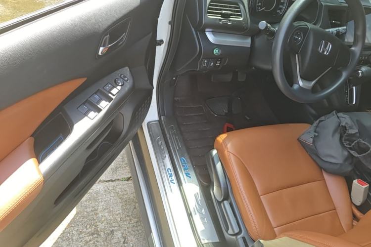 Used Honda CR-V 2016 2.0L two-wheel drive Urban Edition Driver Seat
