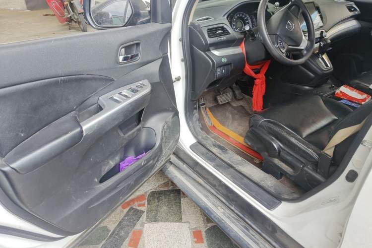 Used Honda CR-V 2016 2.0L two-wheel drive Urban Edition Driver Seat