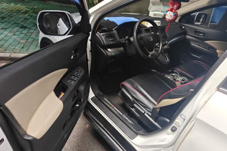 Used Honda CR-V 2016 2.0L two-wheel drive Urban Edition Driver Seat