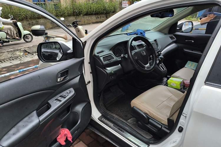Used Honda CR-V 2016 2.0L Two-Wheel Drive Classic Edition Driver Seat