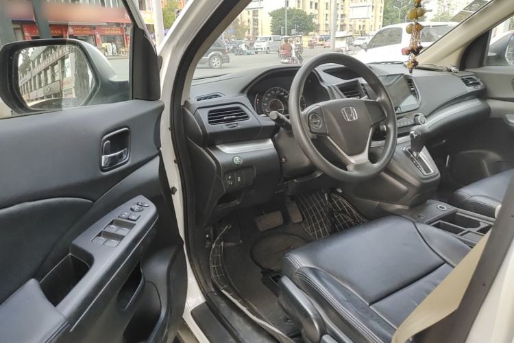 Used Honda CR-V 2016 2.0L two-wheel drive Urban Edition Driver Seat