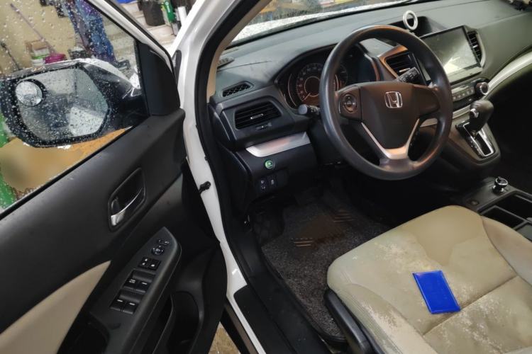 Used Honda CR-V 2016 2.0L two-wheel drive Urban Edition Driver Seat