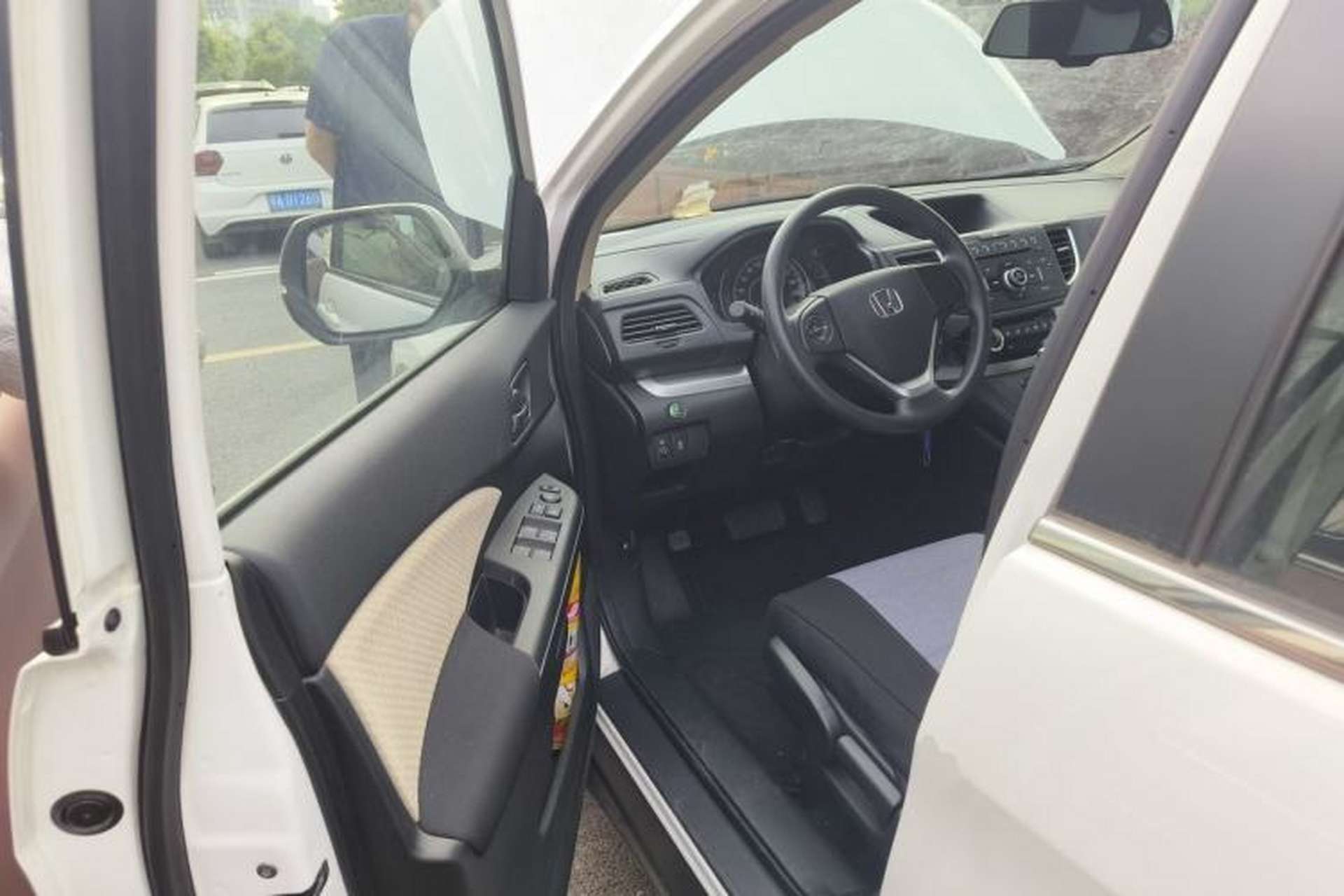 Used Honda CR-V 2016 2.0L two-wheel drive Urban Edition Driver Seat