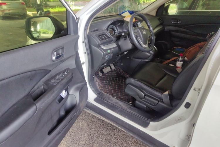 Used Honda CR-V 2016 2.0L two-wheel drive Urban Edition Driver Seat