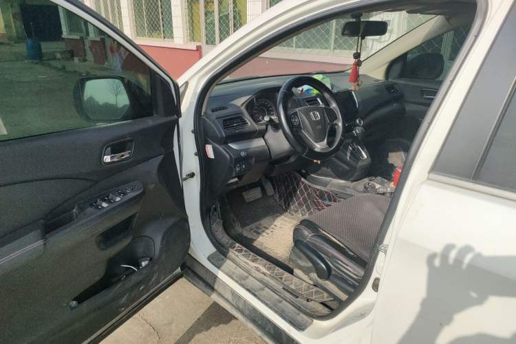 Used Honda CR-V 2016 2.0L two-wheel drive Urban Edition Driver Seat