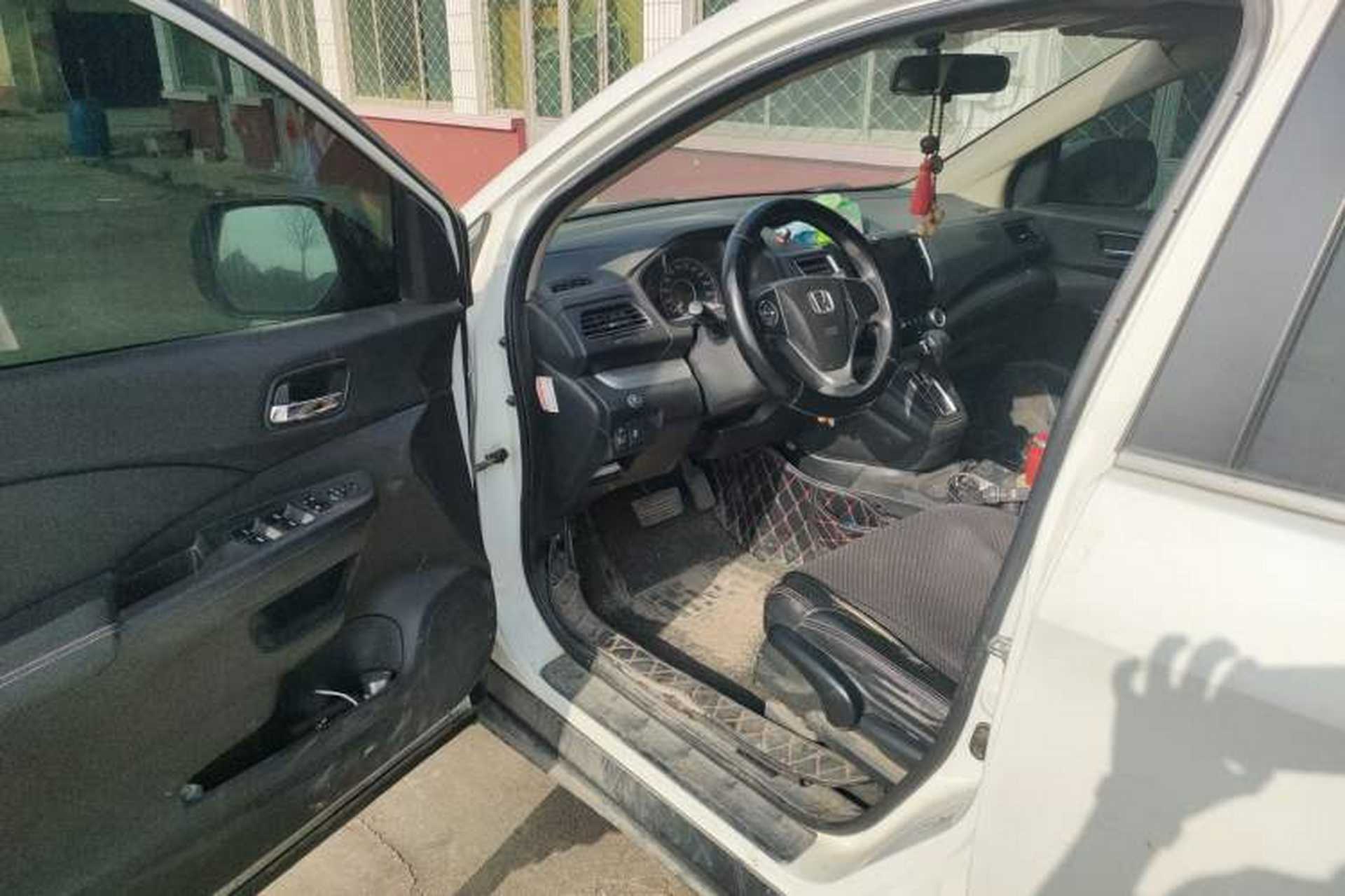Used Honda CR-V 2016 2.0L two-wheel drive Urban Edition Driver Seat