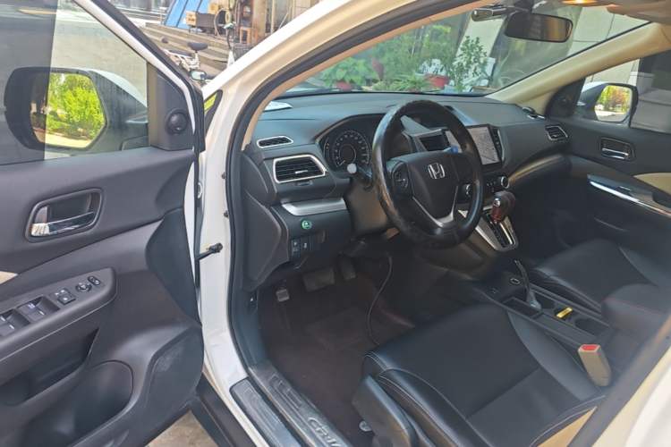 Used Honda CR-V 2016 2.0L two-wheel drive Urban Edition Driver Seat