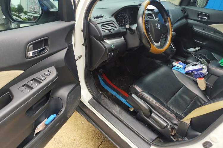 Used Honda CR-V 2016 2.0L two-wheel drive Urban Edition Driver Seat