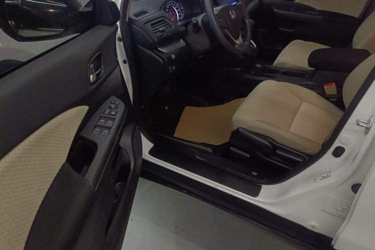 Used Honda CR-V 2016 2.0L two-wheel drive Urban Edition Driver Seat