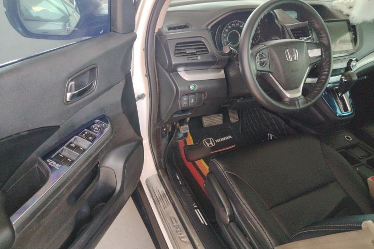 Used Honda CR-V 2016 2.0L two-wheel drive Urban Edition Driver Seat