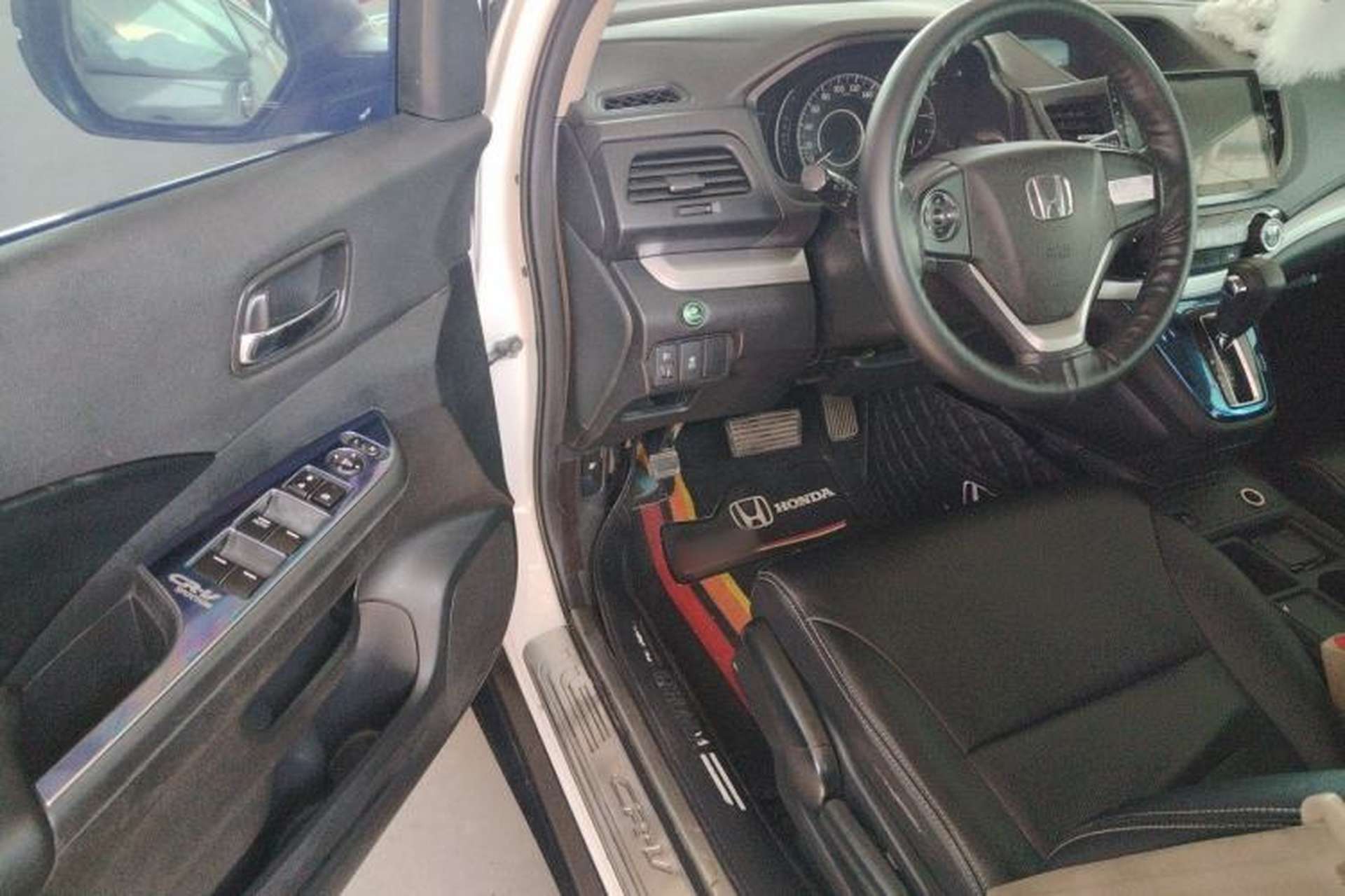 Used Honda CR-V 2016 2.0L two-wheel drive Urban Edition Driver Seat