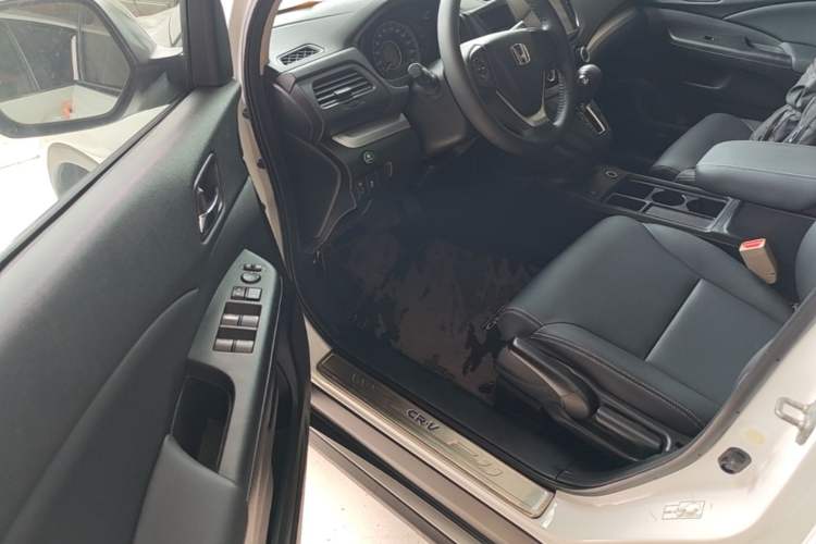 Used Honda CR-V 2016 2.0L Two-Wheel Drive Classic Edition Driver Seat
