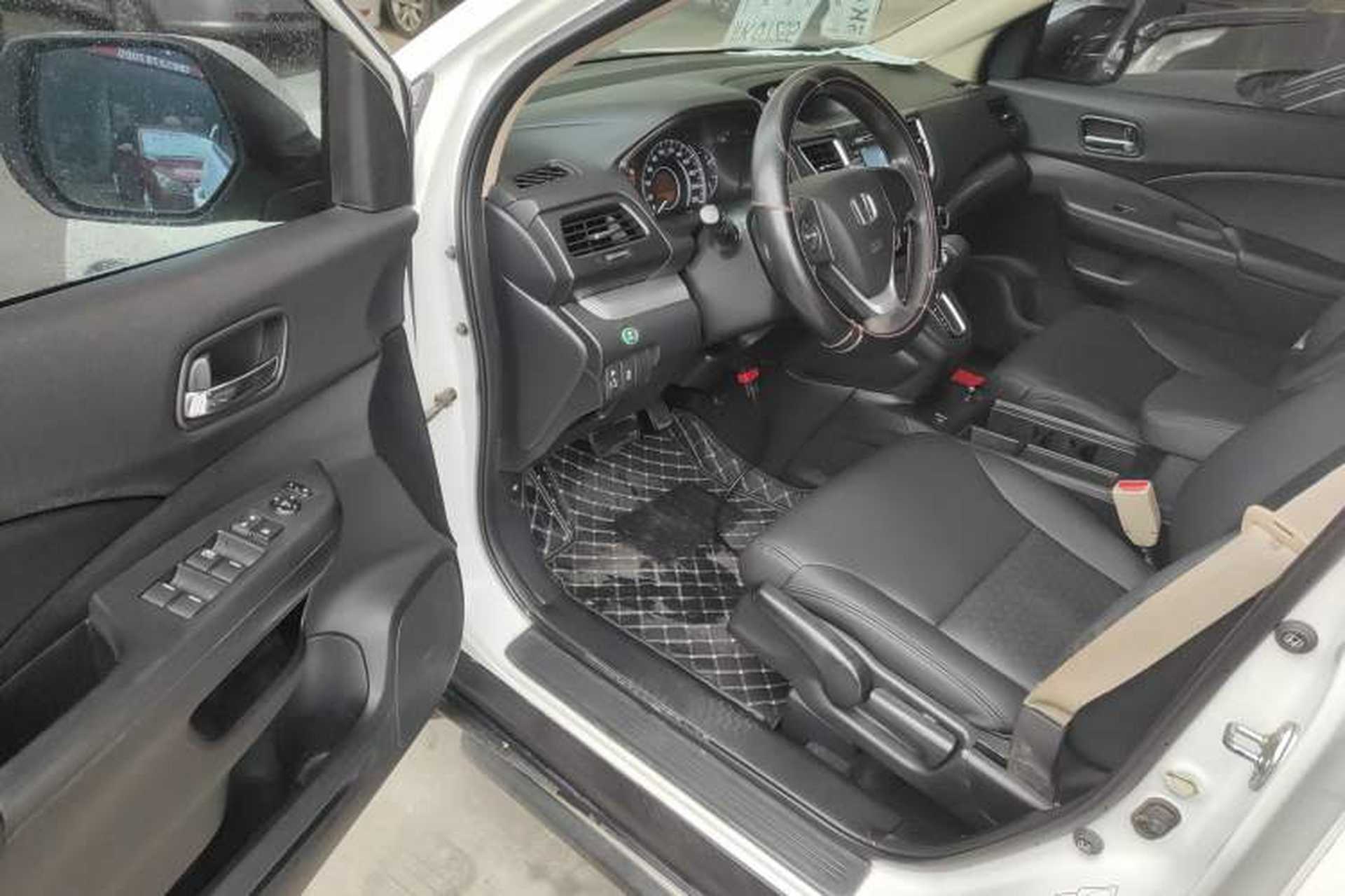 Used Honda CR-V 2016 2.0L two-wheel drive Urban Edition Driver Seat
