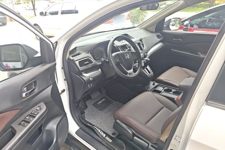 Used Honda CR-V 2016 2.0L two-wheel drive Urban Edition Driver Seat