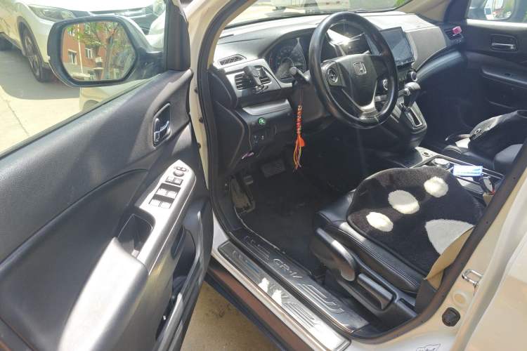 Used Honda CR-V 2016 2.0L two-wheel drive Urban Edition Driver Seat