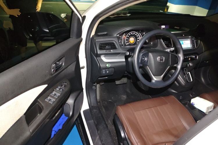 Used Honda CR-V 2016 2.0L two-wheel drive Urban Edition Driver Seat