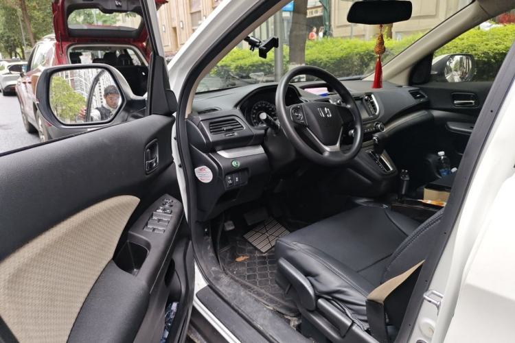 Used Honda CR-V 2016 2.0L two-wheel drive Urban Edition Driver Seat