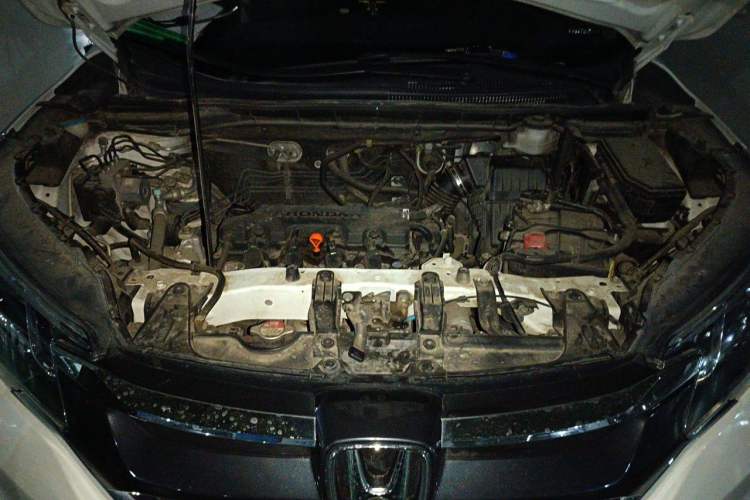 Used Honda CR-V 2016 2.0L two-wheel drive Urban Edition Engine Bay