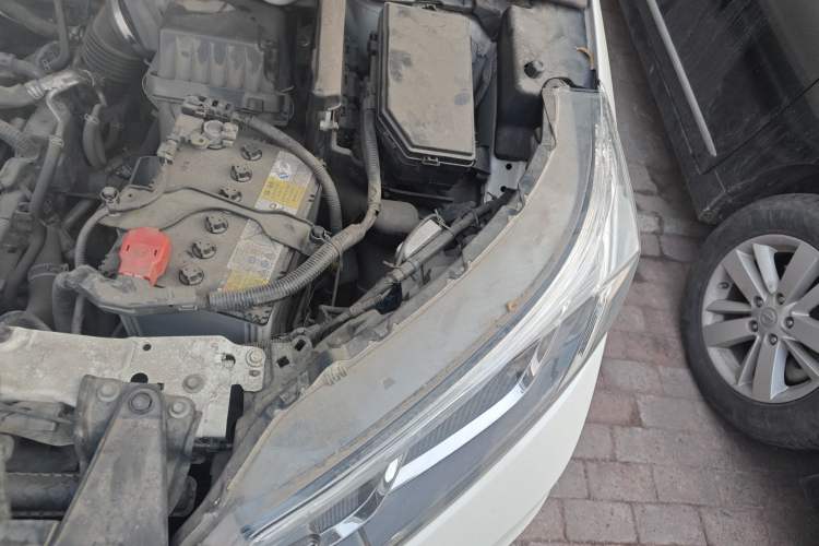 Used Honda CR-V 2016 2.0L two-wheel drive Urban Edition Engine Bay Left