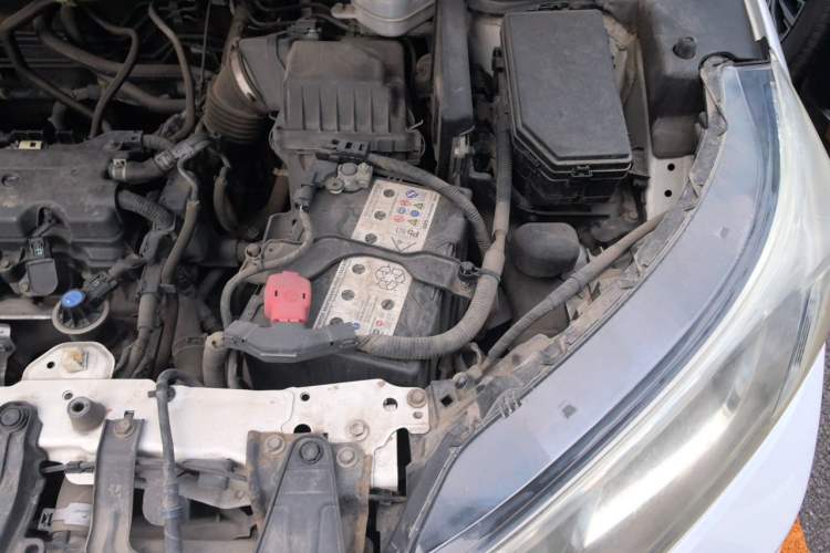 Used Honda CR-V 2016 2.0L two-wheel drive Urban Edition Engine Bay Left