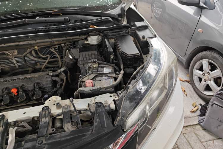 Used Honda CR-V 2016 2.0L Two-Wheel Drive Classic Edition Engine Bay Left