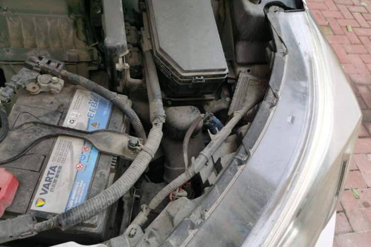 Used Honda CR-V 2016 2.0L two-wheel drive Urban Edition Engine Bay Left