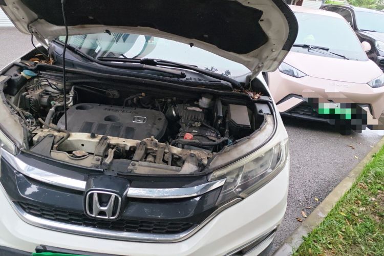 Used Honda CR-V 2016 2.0L two-wheel drive Urban Edition Engine Bay Left