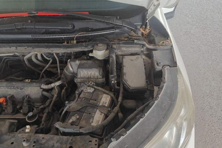 Used Honda CR-V 2016 2.0L two-wheel drive Urban Edition Engine Bay Left