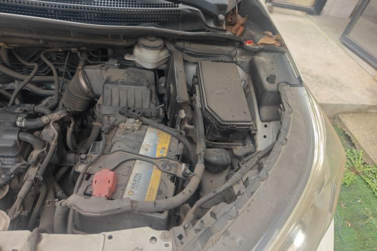 Used Honda CR-V 2016 2.0L two-wheel drive Urban Edition Engine Bay Left