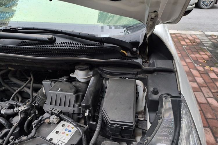 Used Honda CR-V 2016 2.0L Two-Wheel Drive Classic Edition Engine Bay Left