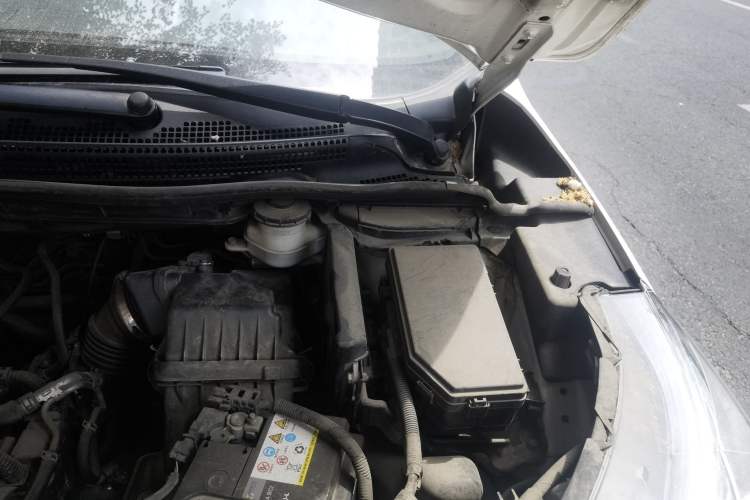 Used Honda CR-V 2016 2.0L two-wheel drive Urban Edition Engine Bay Left