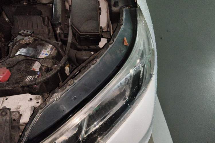 Used Honda CR-V 2016 2.0L two-wheel drive Urban Edition Engine Bay Left