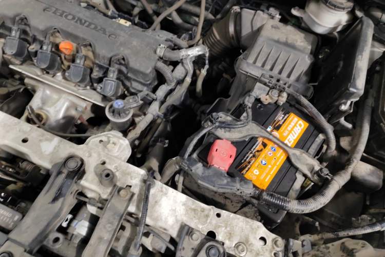 Used Honda CR-V 2016 2.0L two-wheel drive Urban Edition Engine Bay Left