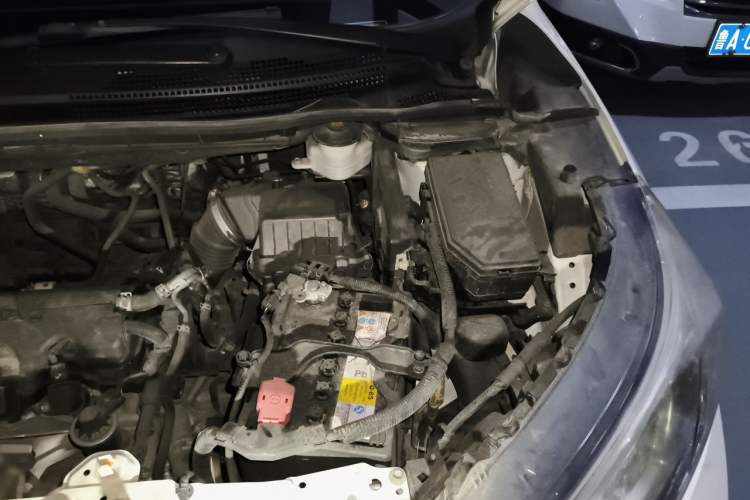 Used Honda CR-V 2016 2.0L two-wheel drive Urban Edition Engine Bay Left