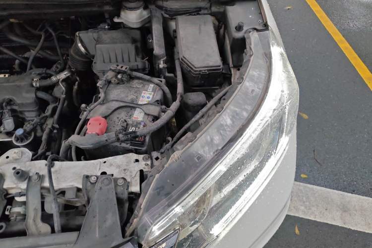 Used Honda CR-V 2016 2.0L two-wheel drive Urban Edition Engine Bay Left