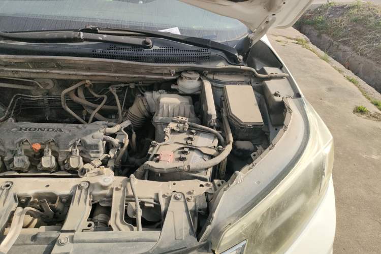 Used Honda CR-V 2016 2.0L two-wheel drive Urban Edition Engine Bay Left