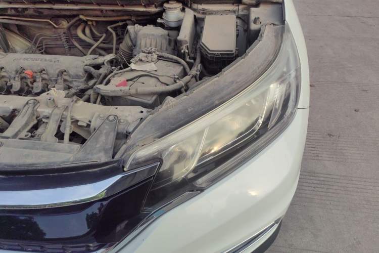 Used Honda CR-V 2016 2.0L two-wheel drive Urban Edition Engine Bay Left
