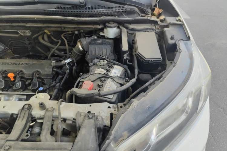 Used Honda CR-V 2016 2.0L two-wheel drive Urban Edition Engine Bay Left