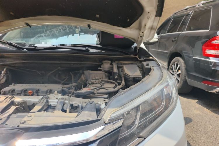 Used Honda CR-V 2016 2.0L two-wheel drive Urban Edition Engine Bay Left