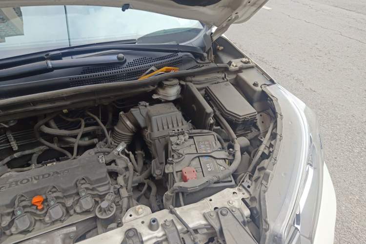Used Honda CR-V 2016 2.0L two-wheel drive Urban Edition Engine Bay Left