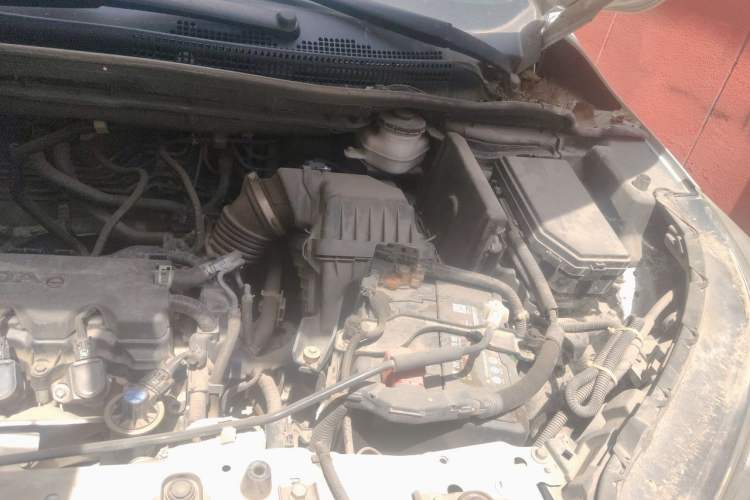 Used Honda CR-V 2016 2.0L two-wheel drive Urban Edition Engine Bay Left