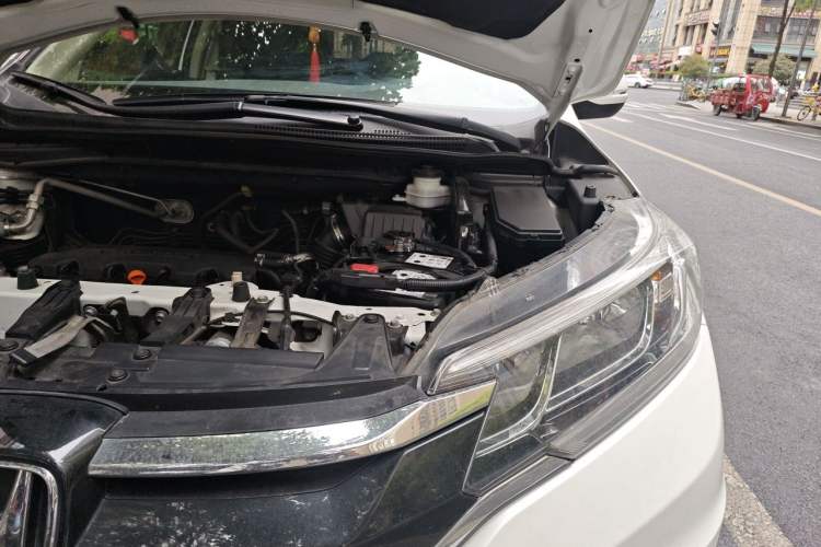 Used Honda CR-V 2016 2.0L two-wheel drive Urban Edition Engine Bay Left