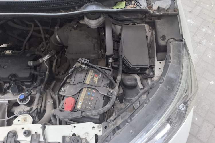 Used Honda CR-V 2016 2.0L Two-Wheel Drive Classic Edition Engine Bay Left